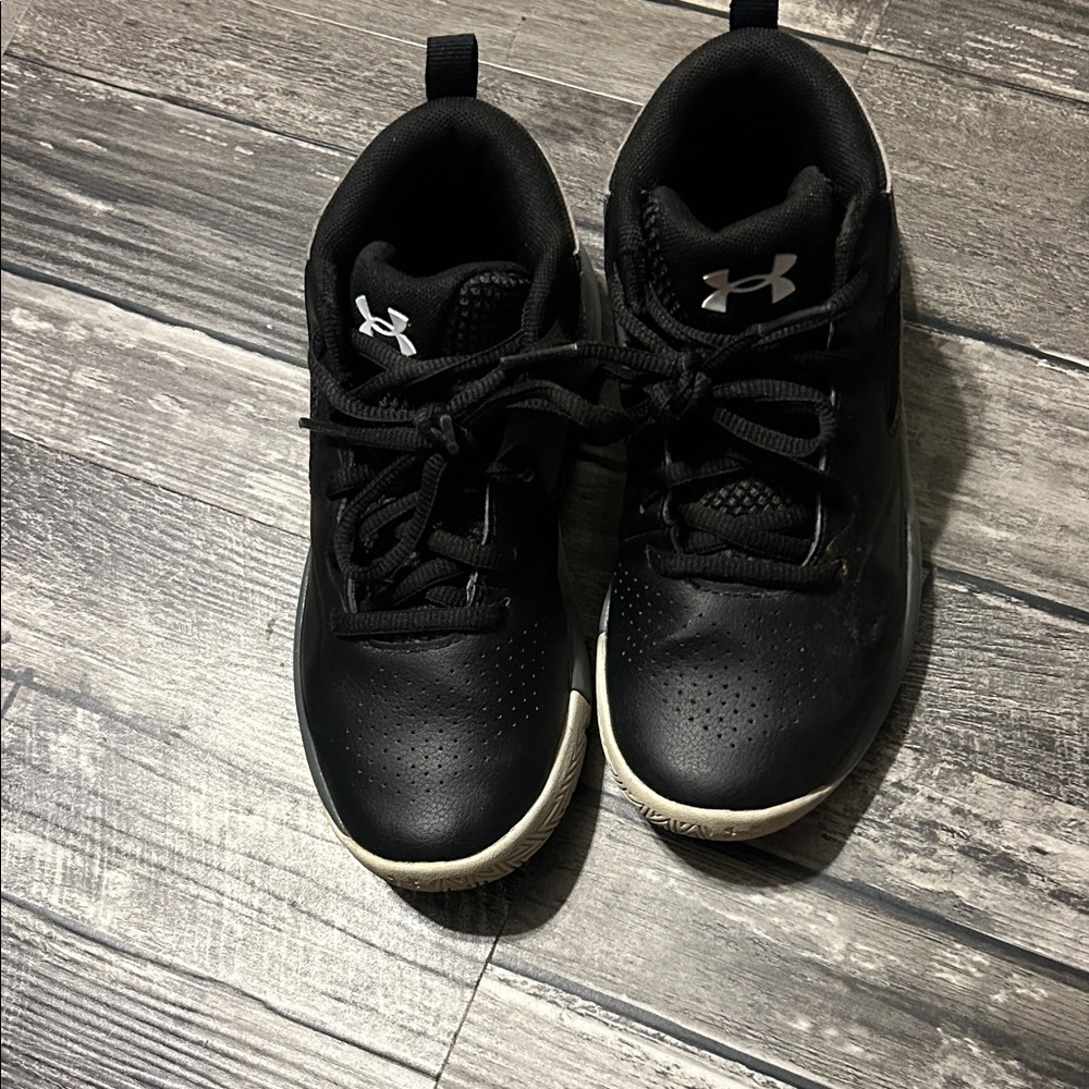 BUNDLE FOR DISCOUNT
Under Armour Kids Black and Gray Sneakers - Picture 3 of 5